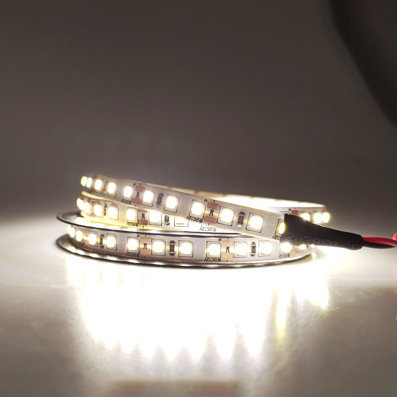 Dvoubarevná LED pásková světla